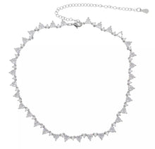 Cargar imagen en el visor de la galería, Collar Riviere corazón en plata, dorada o rosa.  Un modelo 37cm + 10cm ajustable en plata y dorado.  un modelo más grande el corazó n 41cm.
