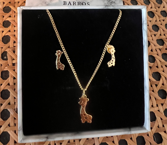 Conjunto Jirafa kids en baño de oro de 18k, joyas hipoalergenicas y sin niquel