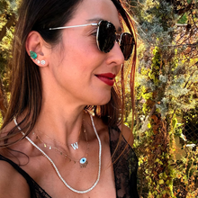Cargar imagen en el visor de la galería, Earcuff piercing de encaje, una gota esmeralda fusion cristal en baño de Oro18k 
