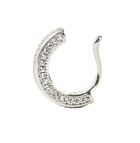 <p>Earcuff fino plata con mini circonitas cravejadas en baño de rodio.</p> <p>Super comodo.</p>