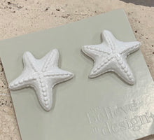 Cargar imagen en el visor de la galería, Pendiente Estrella Resina
