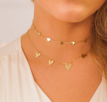 Cargar imagen en el visor de la galería, Collar Corazones Oro
