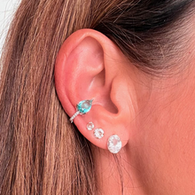 Cargar imagen en el visor de la galería, Earcuff delicado turmalina Paraíba gota en baño de rodio. Precio unidad.

Super comodo.
