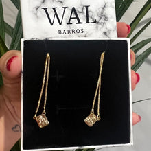 Cargar imagen en el visor de la galería, Collar mini escapulario tradicional en baño de rodio o en baño de oro 18k. Joyas para niños o adultos. Ideales para Comuniones.

&nbsp;65cm&nbsp;

Joyas hipoalergenicas y sin niquel.
