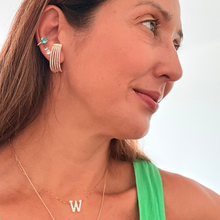 Cargar imagen en el visor de la galería, Pendiente ear hook con circonitas blancas en Baño de Oro18k. Es de presión. No es encaje.

Pendiente de alta qualidade. 
El precio son 2 piezas 
Super fashion e confortável.
Joyas hipoalergenicas y sin niquel
 

