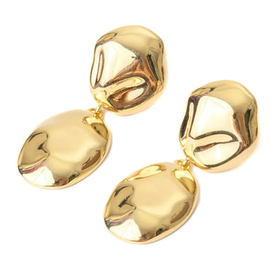 Pendiente doble martillado en baño de oro

Joyas hipoalergénicas e sem niquel.