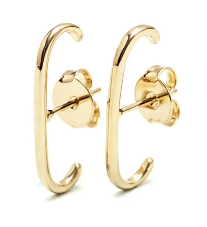 Pendiente ear hook plata fino en baño de rodio o dorado en baño de Oro18k

Hipoalergênico e sem álcool.

6 meses de garantia no seu banheiro.