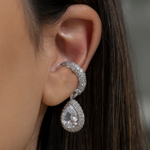 Cargar imagen en el visor de la galería, Pendiente Triángulo Orgánico con Circonitas en prata ou dourado. Ideales para una fiesta

Super Sofisticados e elegantes.

joyas hipoalergênicas e sem níquel.
