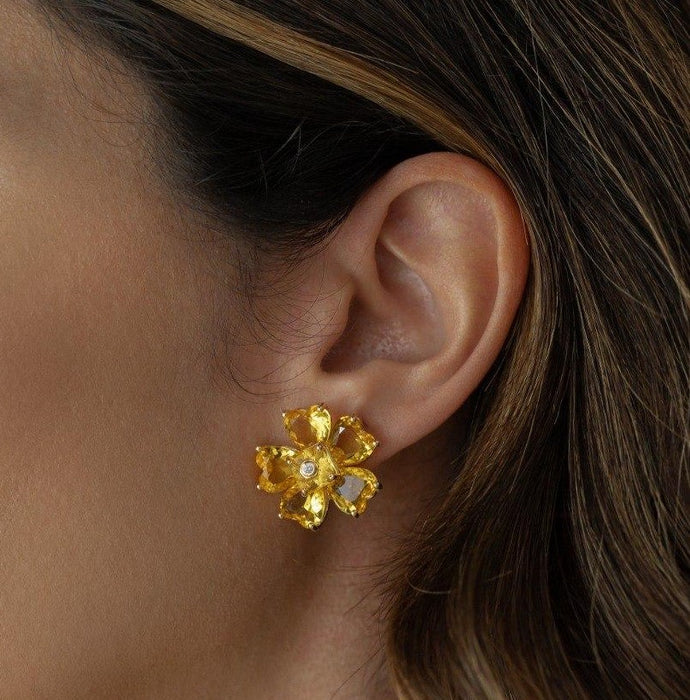 <p>Conjunto Pendiente con collar flor citrino en baño de oro 18k</p> <p> pendiente presion flor.</p> <p>Collar largo 70cm</p> <p>Joyas sin niquel.</p> <p>Garantia de 1 ano en su baño.</p>