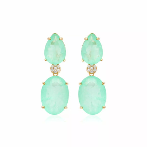 Pendiente Gota oval Esmeralda colombiana largo en baño de oro18k. Super chic y moderno. Se puede hacer conjunto con el anillo 

