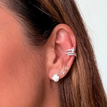 Cargar imagen en el visor de la galería, Pendientes modelo punto de luz oval plata 925 circonita 10mm en baño de rodio.

Tamaño: 10mm

Joyas hipoalergenicas y sin niquel.
