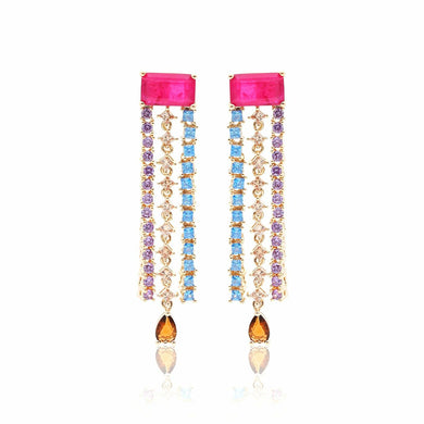 Pendiente turmalina Rosa largo con franjas en cristales coloridos en baño de oro18k. Super chic y moderno.

Joyas hipoalergenicas y sin niquel