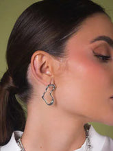 Cargar imagen en el visor de la galería, Pendiente Vazado Plata
