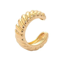 Cargar imagen en el visor de la galería, Piercing fake dorado 
