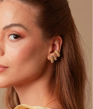Cargar imagen en el visor de la galería, Earcuff &amp; Piercing Minimalista Dorado
