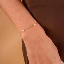 Cargar imagen en el visor de la galería, Pulsera Perlas Elo dorada

