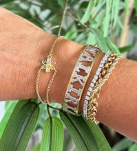 Cargar imagen en el visor de la galería, Pulsera flores circonitas coloridas para niñas en baño de oro 18k
