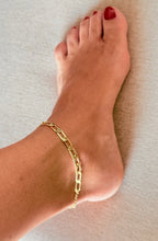 Cargar imagen en el visor de la galería, Tobillera cadena dorada en baño de oro18k de alta calidad para su verano.

 26cm + 5cm ajustable.

 Joyas hipoalergénicas y sin níquel.
