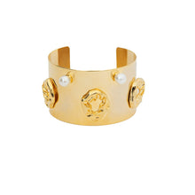 Cargar imagen en el visor de la galería, Bracelete Multi textura amassado con Mini perla en plata o baño de oro 18k Mloures.  Largura: 4cm. Peso: 37,2g.
