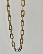 Cargar imagen en el visor de la galería, Collar cadena elos en diferentes baños (dorado, plata, dorado con negro, plata con dorado). Collares super modernos.
