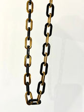 Cargar imagen en el visor de la galería, Collar cadena elos en diferentes baños (dorado, plata, dorado con negro, plata con dorado). Collares super modernos.
