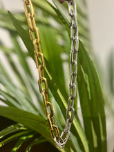 Cargar imagen en el visor de la galería, Collar cadena elos en diferentes baños (dorado, plata, dorado con negro, plata con dorado). Collares super modernos.
