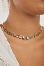 Cargar imagen en el visor de la galería, Una Joya exclusiva! Collar cadena con cristal chatón en plata. cierre  bóia.  Tamaño; 45cm. Peso: 25,5g.
