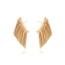 Cargar imagen en el visor de la galería, Pendiente franja fiesta en baño de oro 18k . Super comodo.

joyas hipoalergénicas y sin niquel.

6 meses de garantia en su baño.
